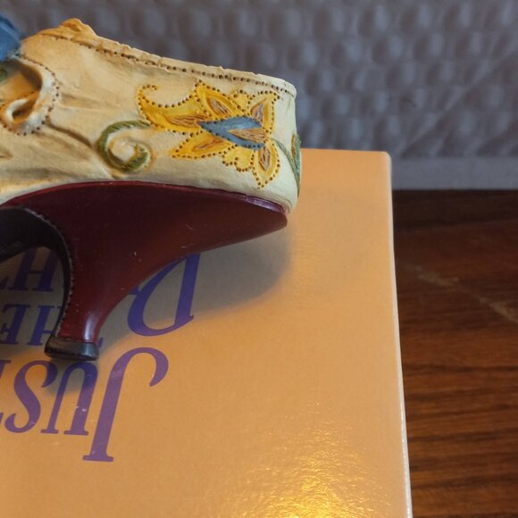 Just The Right Shoe  By Raine Brocade Court Mini Figurine 25002 - Picture 7 of 10